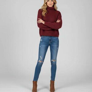 Oak And Fort  Turleneck Cropped Ribbed Chunky Sweater